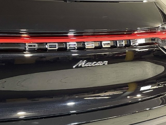 Certified 2026 Porsche Macan AWD/4WD image 16