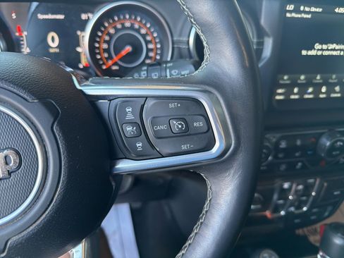 Used 2019 Jeep Wrangler Unlimited Sahara w/ Advanced Safety Group AWD/4WD image 14