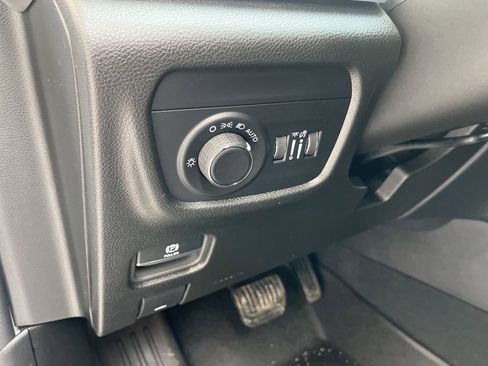 Used 2024 Jeep Grand Cherokee Altitude image 20