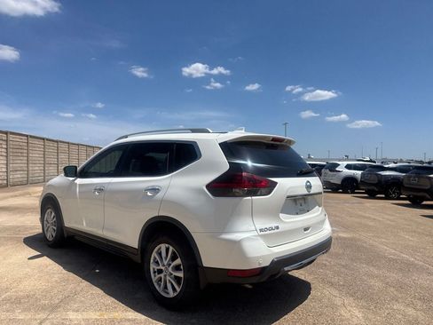 Used 2020 Nissan Rogue SV FWD image 14