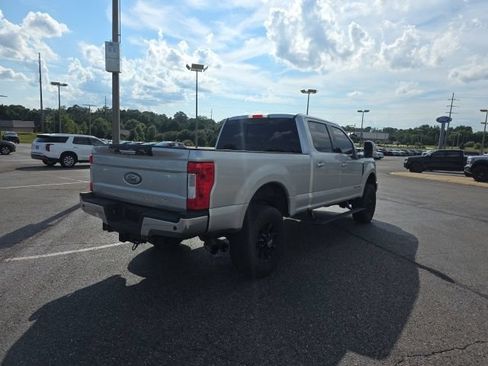 Used 2017 Ford F250 Lariat AWD/4WD image 3