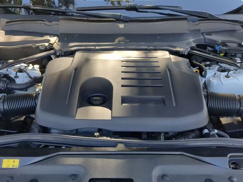 Used 2023 Land Rover Discovery HSE R-Dynamic image 15