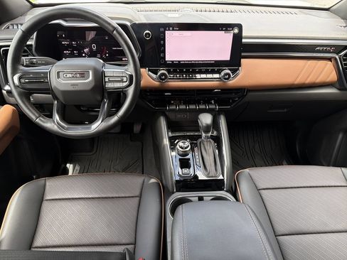 Certified 2025 GMC Canyon AT4 w/ Nightfall Edition AWD/4WD image 19