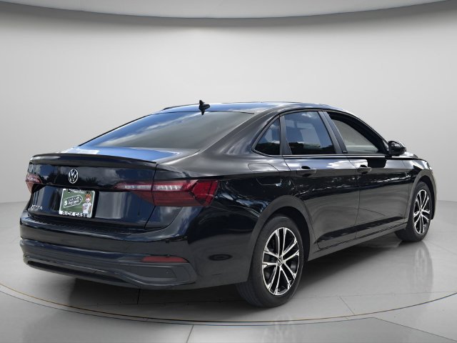 Used 2024 Volkswagen Jetta Sport FWD image 6