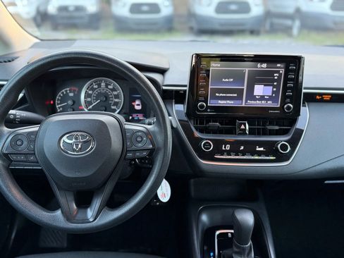 Used 2021 Toyota Corolla LE image 21
