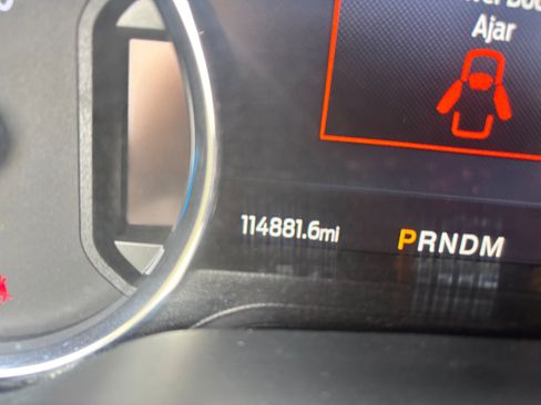 Used 2022 Ford F250 Lariat w/ Lariat Value Package image 22