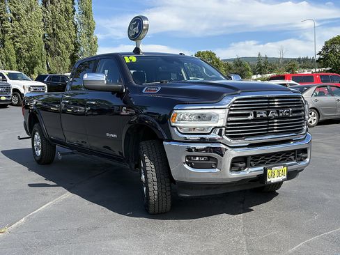 Used 2019 RAM 3500 Laramie AWD/4WD image 3