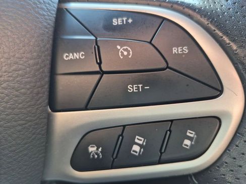 Used 2019 Jeep Grand Cherokee SRT image 22