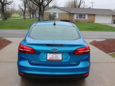 Used 2015 Ford Focus SE image 9