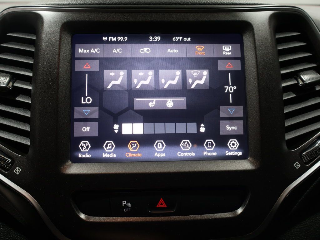 Used 2019 Jeep Cherokee Trailhawk w/ Cold Weather Group AWD/4WD image 30