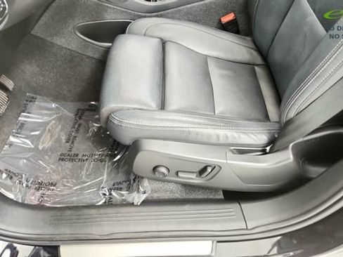 Used 2024 Volvo XC40 B5 Plus w/ Protection Package Premier AWD/4WD image 50