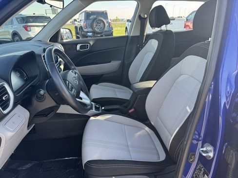 Used 2024 Hyundai Venue SEL image 12