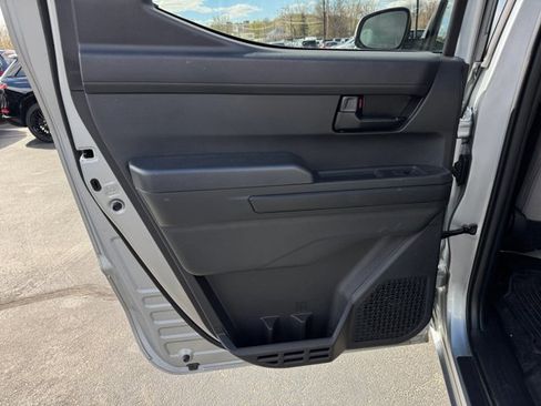 Certified 2025 Toyota Tacoma SR5 AWD/4WD image 25
