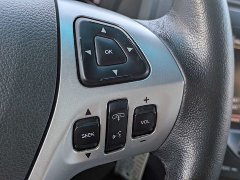 Used 2014 Ford Explorer XLT w/ Equipment Group 202A FWD image 28