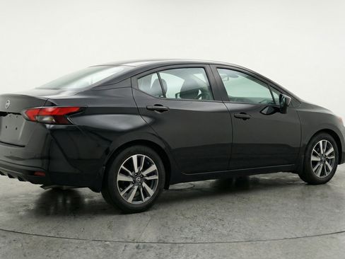 Used 2025 Nissan Versa SV image 9