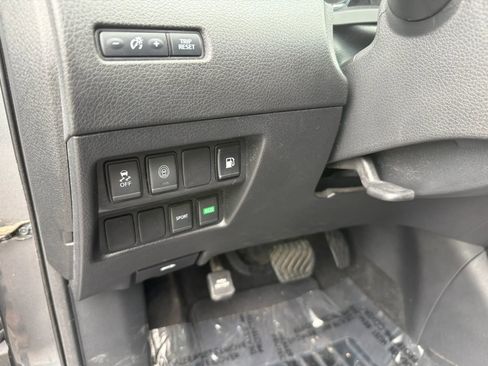 Used 2019 Nissan Rogue S FWD image 10