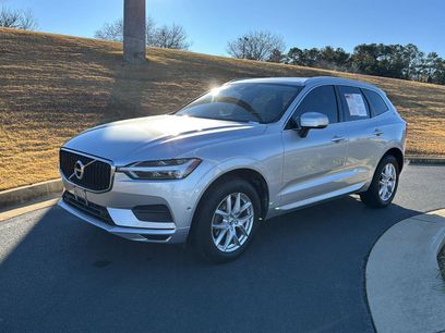 Used 2019 Volvo XC60 T5 Momentum w/ Multimedia Package