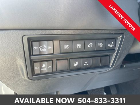 Used 2023 Toyota Tundra Platinum image 34