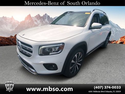 Used 2021 Mercedes-Benz GLB 250 w/ Premium Package image 20