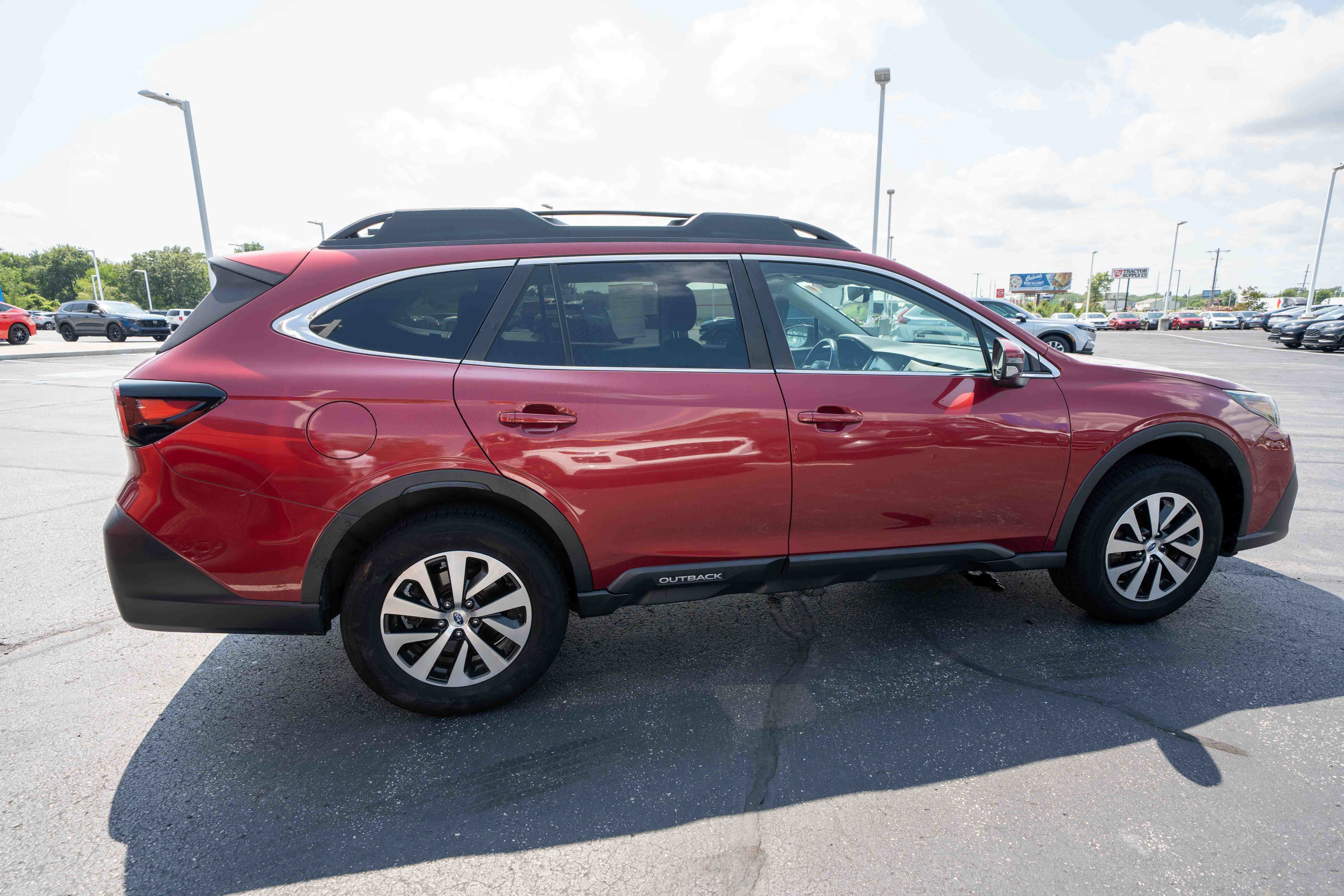 Used 2022 Subaru Outback Premium AWD/4WD image 6