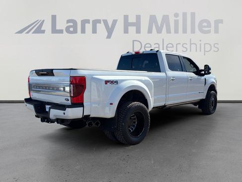 Used 2022 Ford F350 Platinum w/ FX4 Off-Road Package image 5