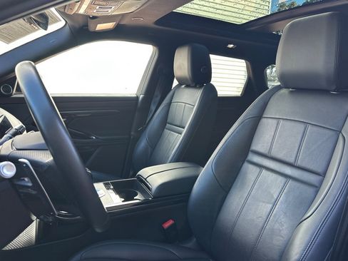 Certified 2022 Land Rover Range Rover Evoque R-Dynamic SE image 6