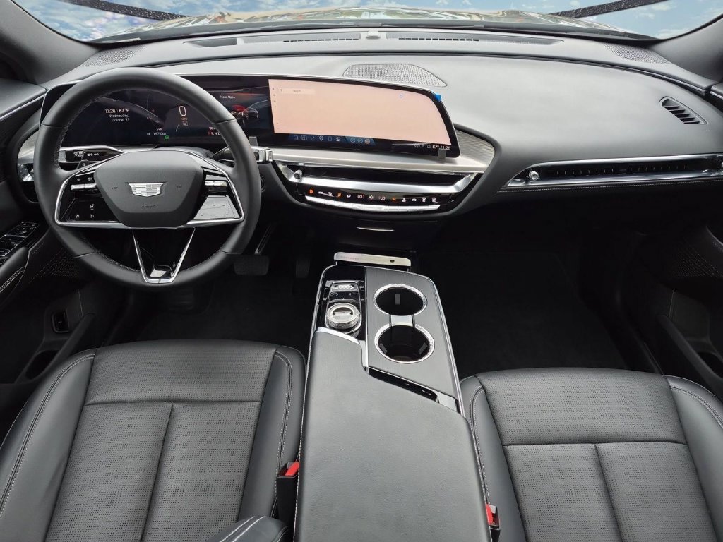 Certified 2024 Cadillac Lyriq Sport AWD/4WD image 16