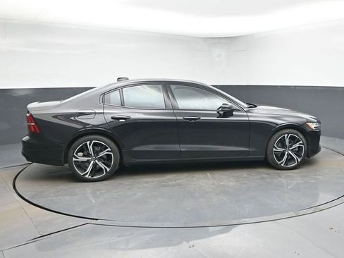 Used 2024 Volvo S60 B5 Plus image 8