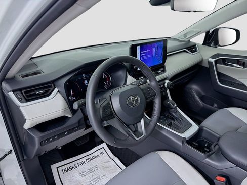 Used 2024 Toyota RAV4 XLE Premium image 9