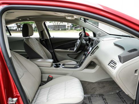 Used 2015 Chevrolet Volt w/ Enhanced Safety Package 1 FWD image 30