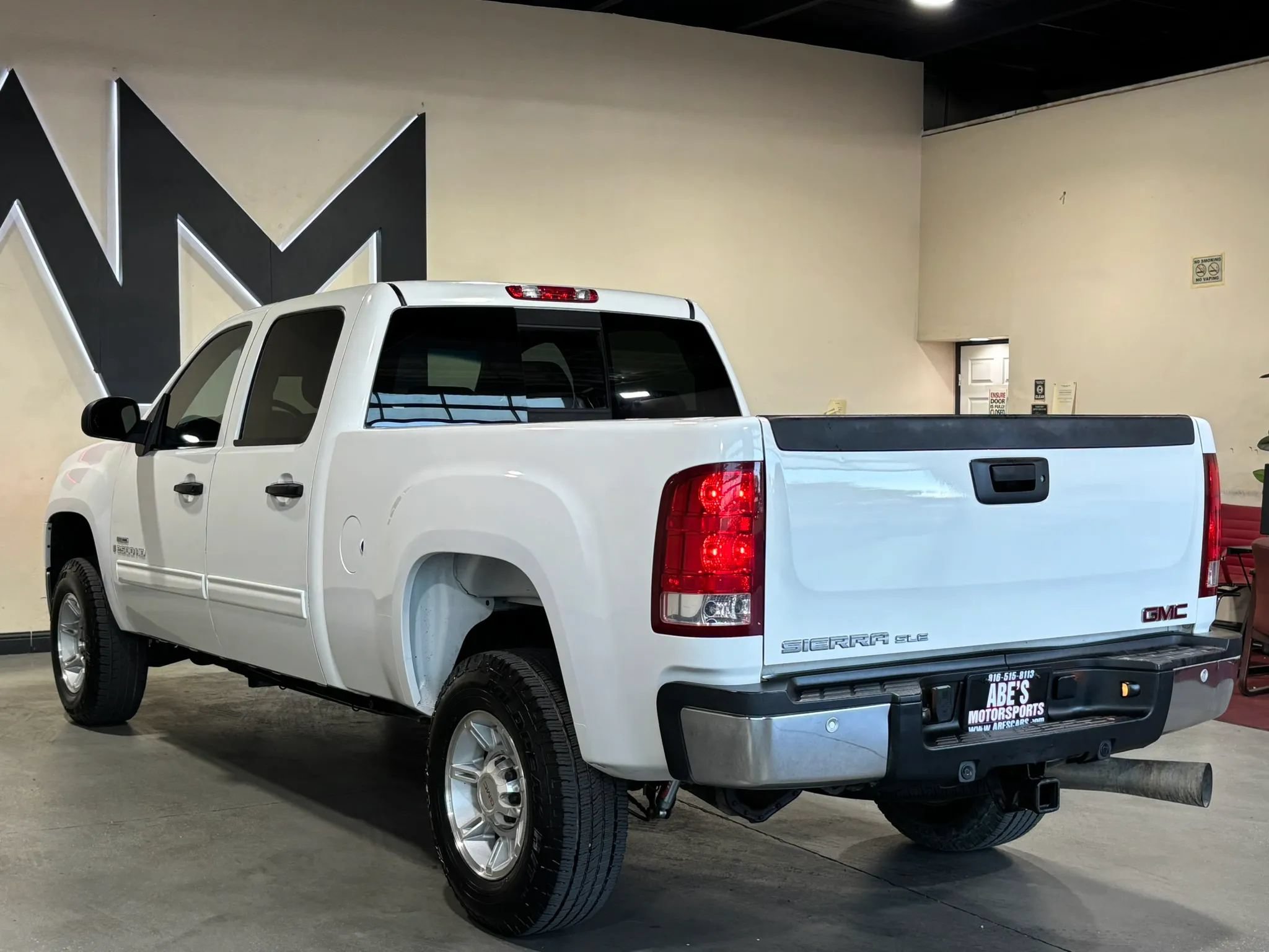 Used 2007 GMC Sierra 2500 SLE w/ SLE2 Preferred Package RWD image 4
