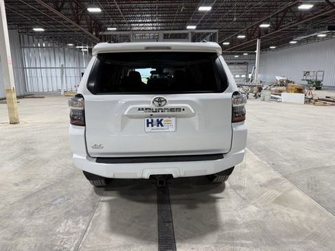 Used 2020 Toyota 4Runner SR5 image 5
