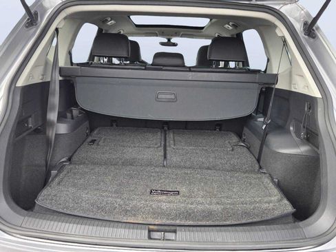 Used 2021 Volkswagen Tiguan SE FWD image 16