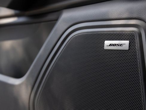 Certified 2026 Porsche Macan image 20