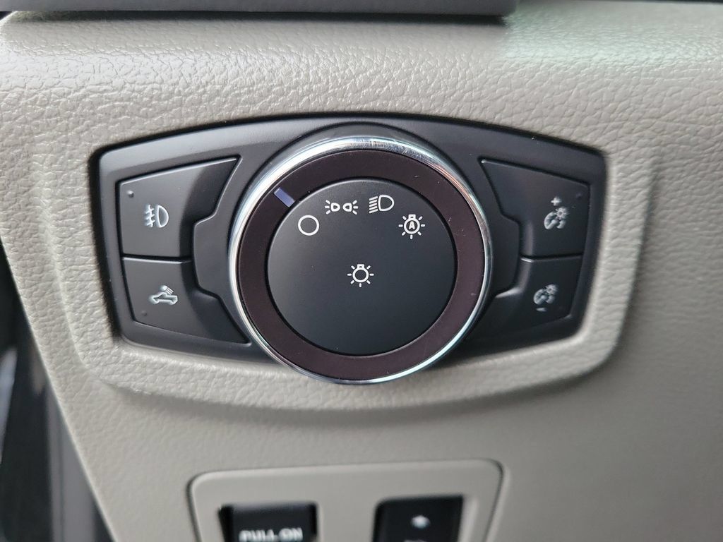 Certified 2019 Ford F150 XLT w/ Equipment Group 302A Luxury AWD/4WD image 23