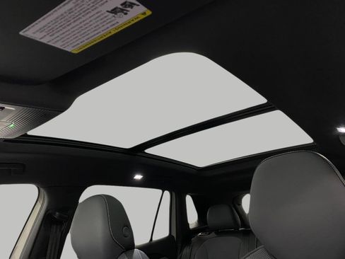 New 2026 Volkswagen Tiguan SE R-Line image 28