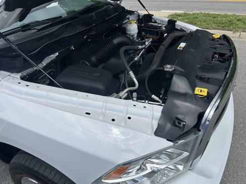 Used 2019 RAM 1500 Classic SLT w/ Luxury Group AWD/4WD image 17