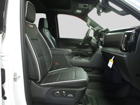 Used 2024 GMC Sierra 2500 AT4X AWD/4WD image 17