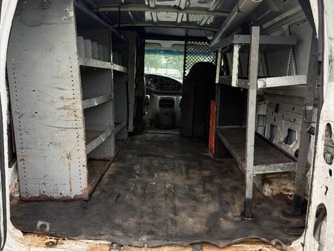 Used 2003 Ford E-350 and Econoline 350 Super Duty RWD image 17