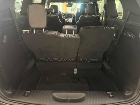 Used 2020 Chrysler Pacifica Limited FWD image 24