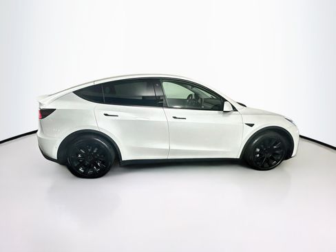 Used 2021 Tesla Model Y Long Range AWD/4WD image 10