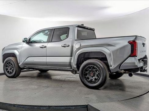 Used 2025 Toyota Tacoma SR5 RWD image 6