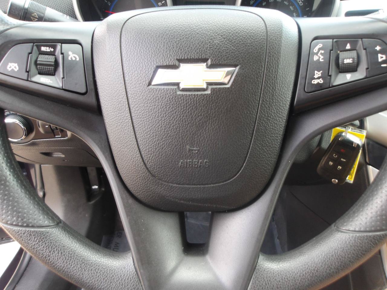Used 2015 Chevrolet Cruze LT FWD image 19