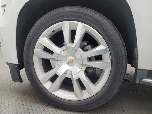 Used 2017 Chevrolet Suburban Premier image 31