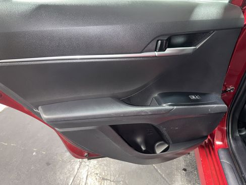 Used 2020 Toyota Camry LE image 15