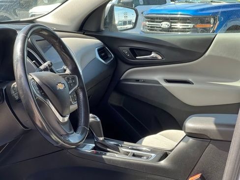 Used 2020 Chevrolet Equinox LT w/ Driver Convenience Package AWD/4WD image 15