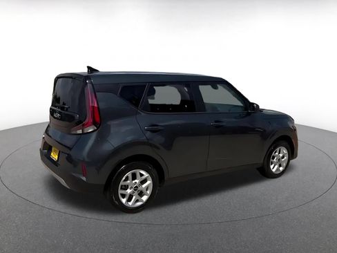 Used 2025 Kia Soul LX w/ LX Technology Package FWD image 14