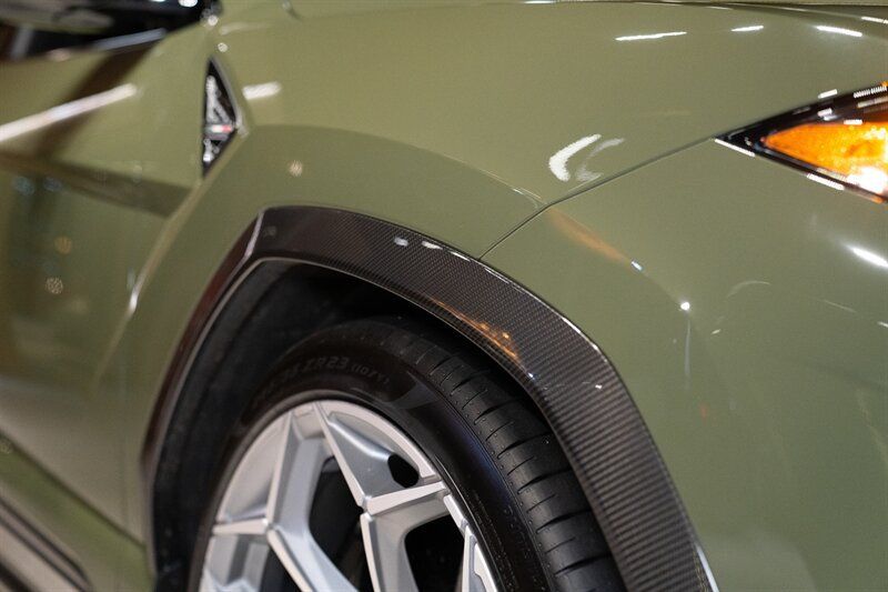 Used 2023 Lamborghini Urus Performante AWD/4WD image 29