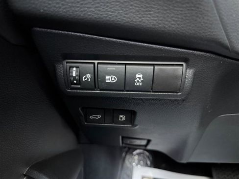 Used 2023 Toyota Corolla Cross HYBRID XSE image 27