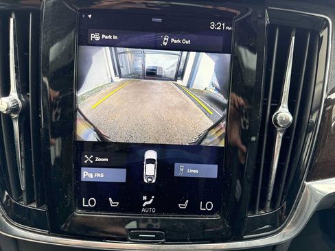 Used 2017 Volvo S90 T5 Momentum w/ Convenience Package FWD image 18